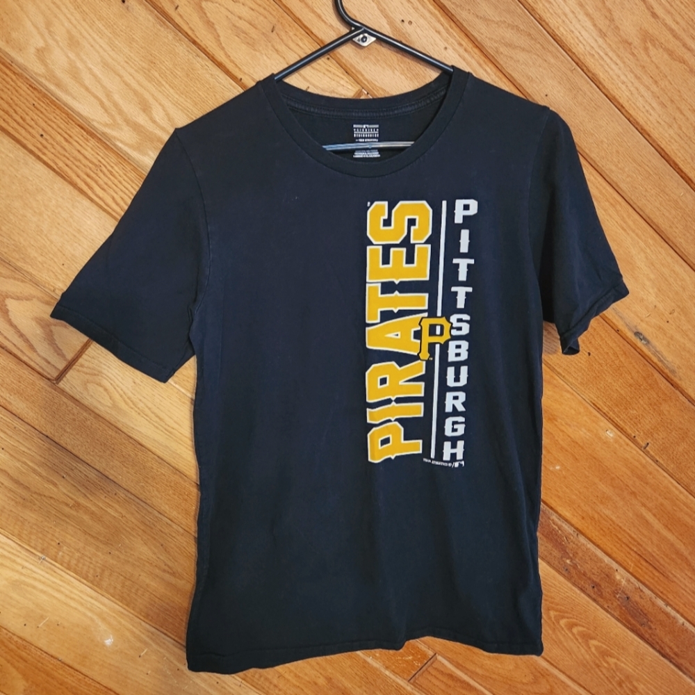 Genuine Merchandise black and gold Pittsburgh Pirates Tshirt